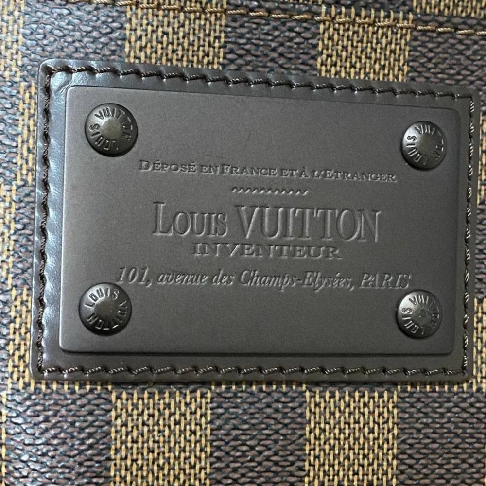 Louis Vuitton 2010 Brooklyn Pochette Plate shoulder bag